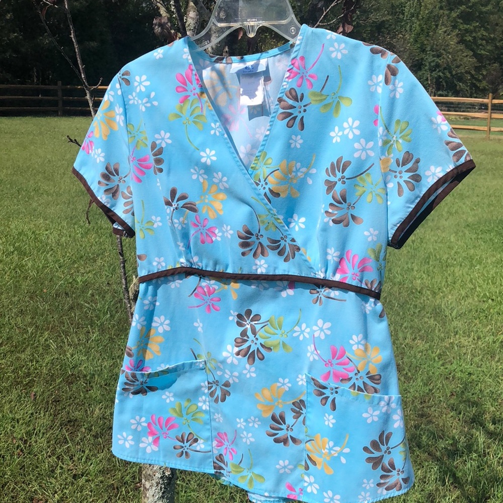 Scrubs brand top
